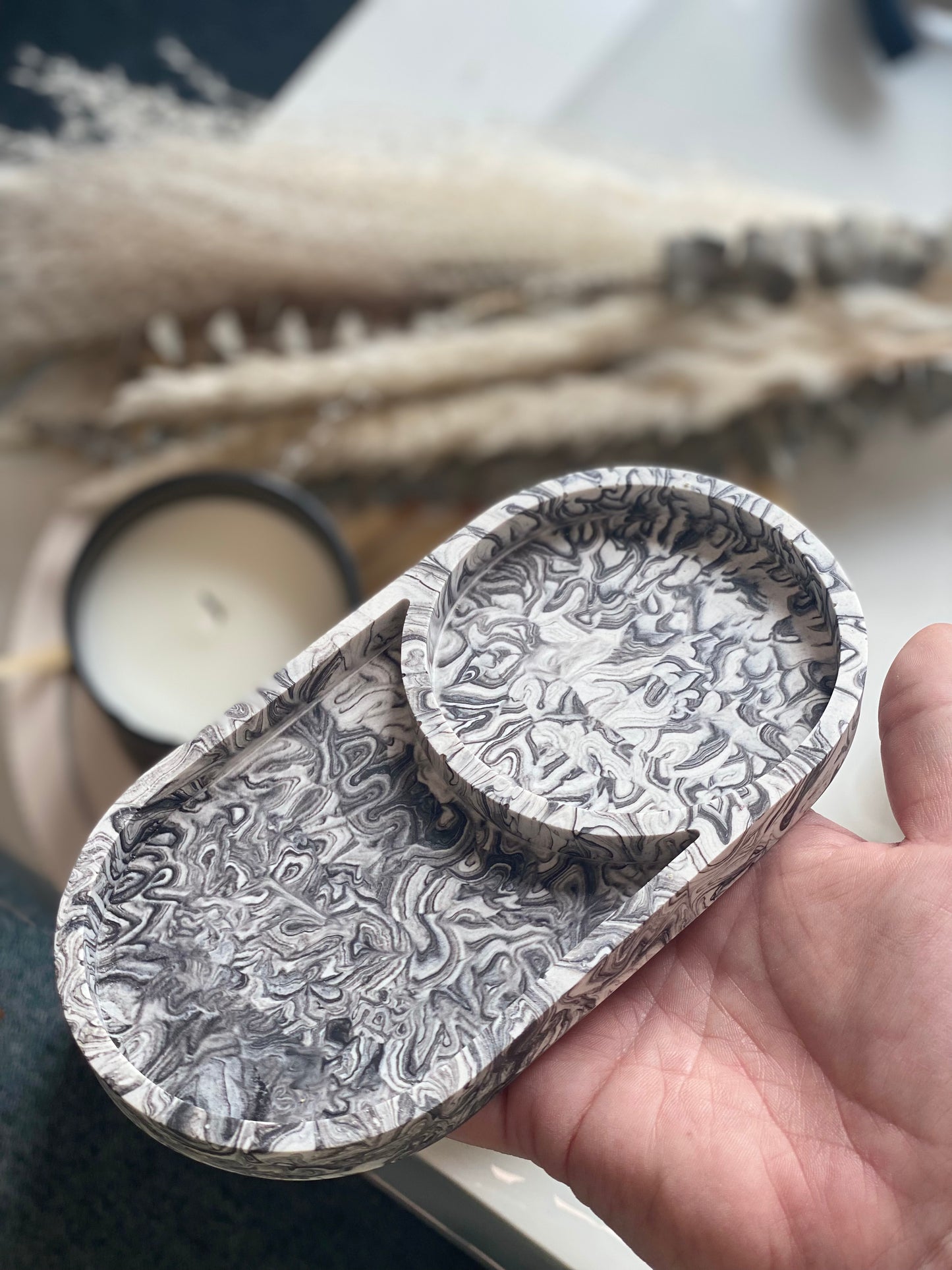 Oval separated Tray